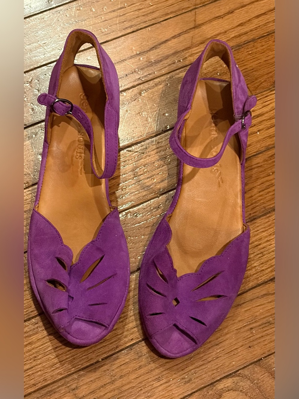 Gentle Souls by Kenneth Cole Wedge Shoes Size 8.5 Purple Suede